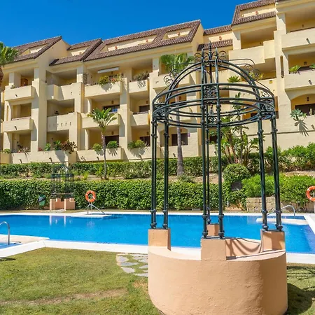 Malagasuite Duquesa Pool *